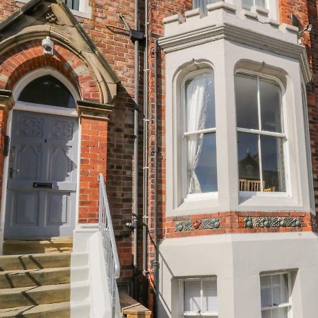1 Church Square Whitby Bagian luar foto