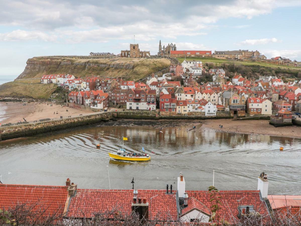 1 Church Square Whitby Bagian luar foto